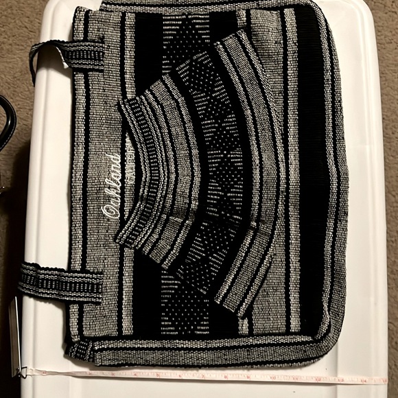 Tote-Oakland CA - Picture 1 of 5